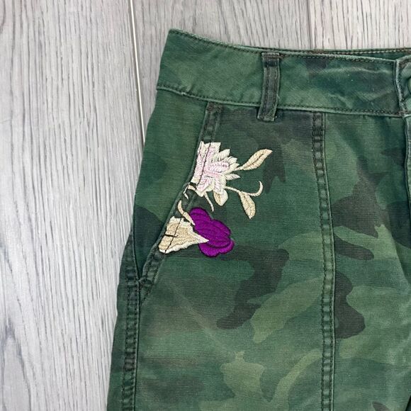 Free People Size 0 Embroidered Floral Camo Boho Cotton High Rise Bermuda Shorts - Picture 10 of 12